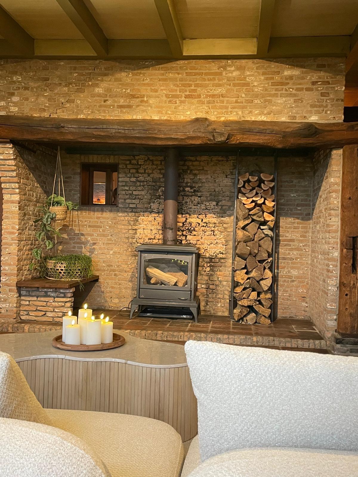 Japandi bedroom with wooden beams