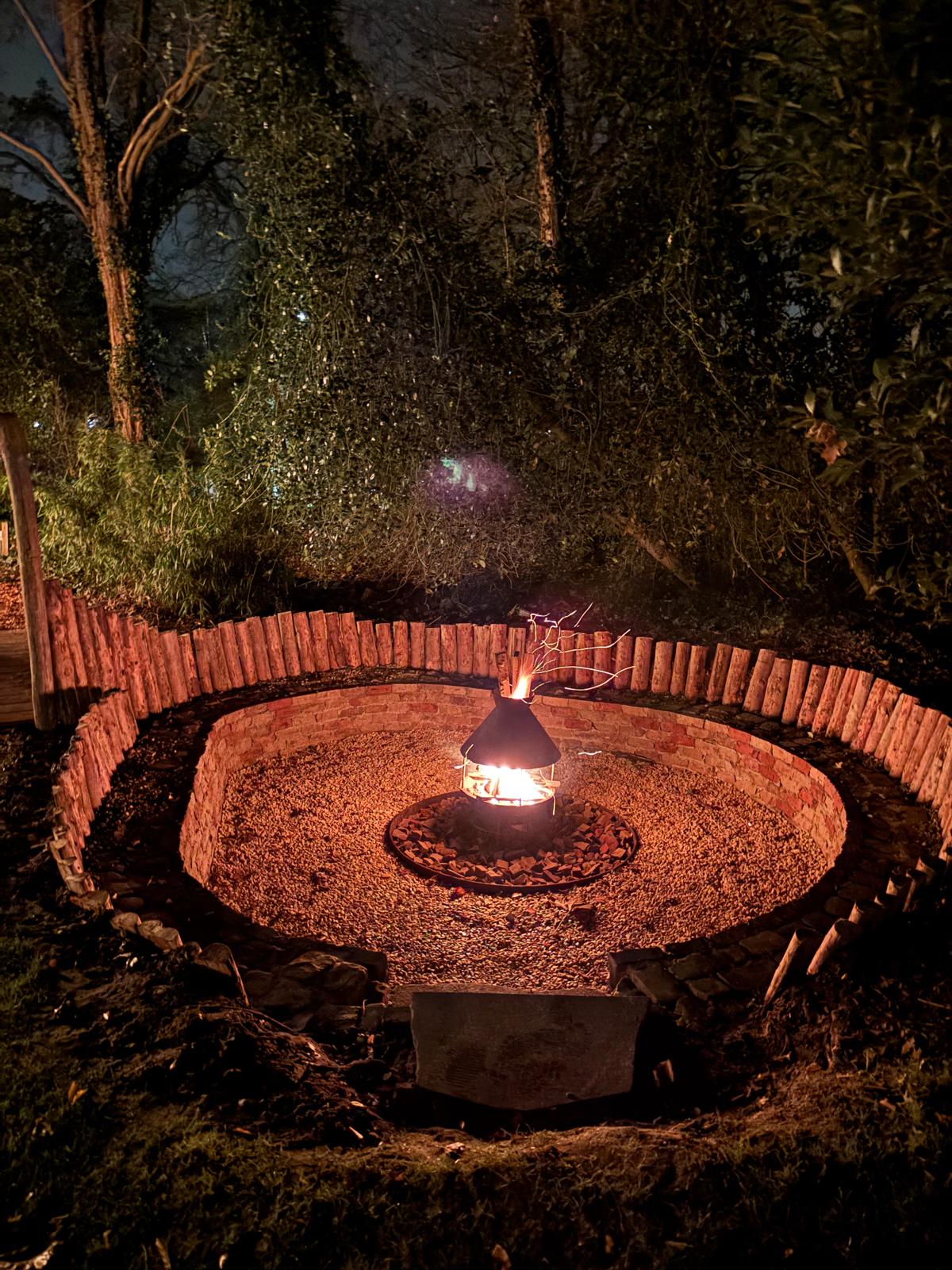 Japandi Lounge long dining table for groups