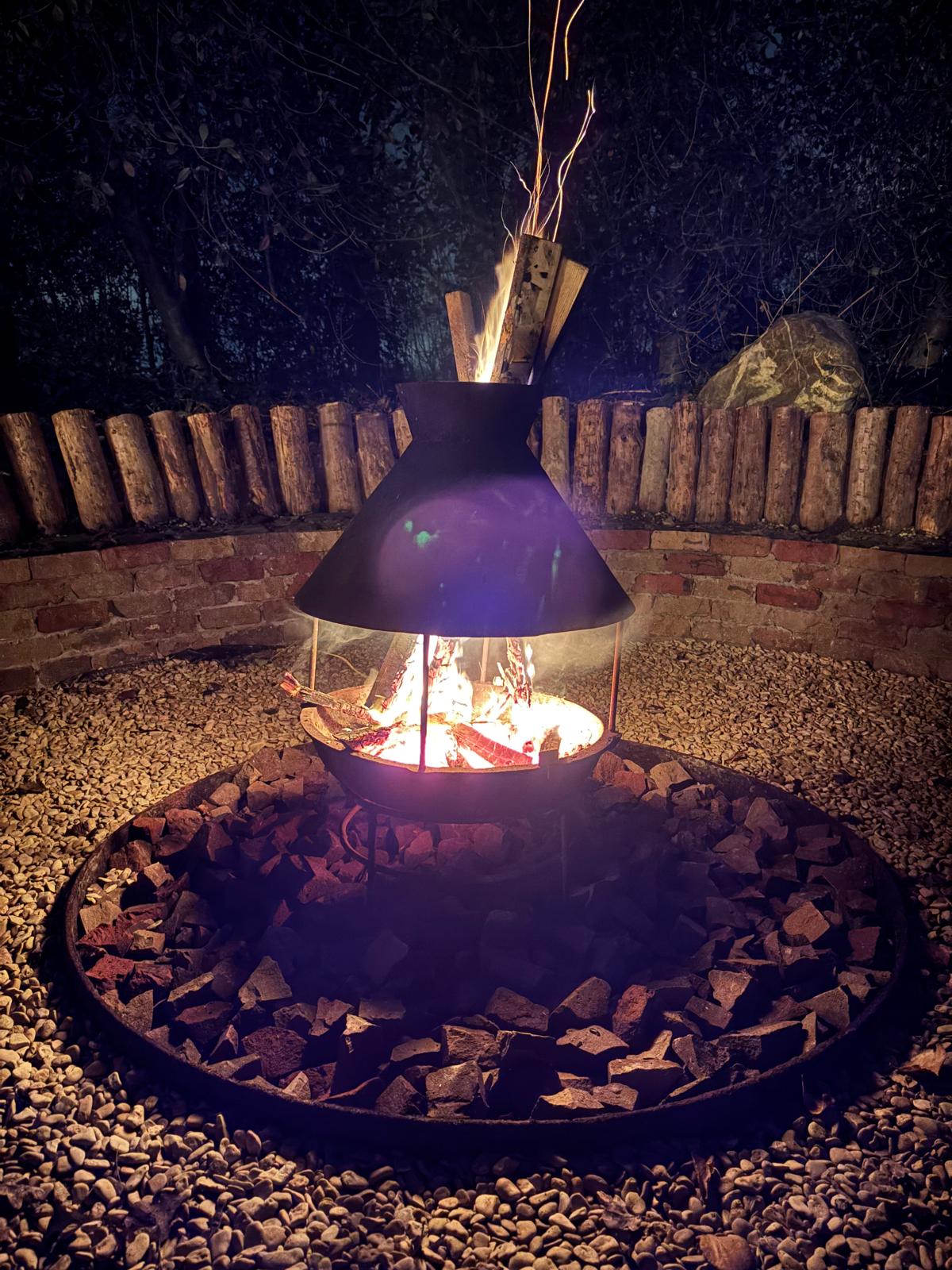 Japandi Lounge long dining table for groups